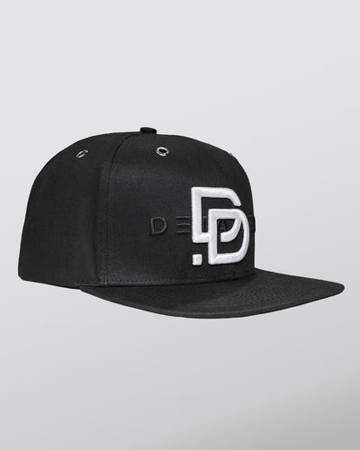 DETA!LED SNAPBACK CAP